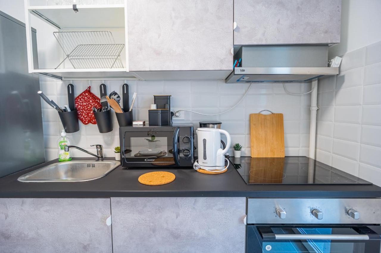 Spacious Newly Renovated 2Br Apartments With Balcony Bucarest Esterno foto