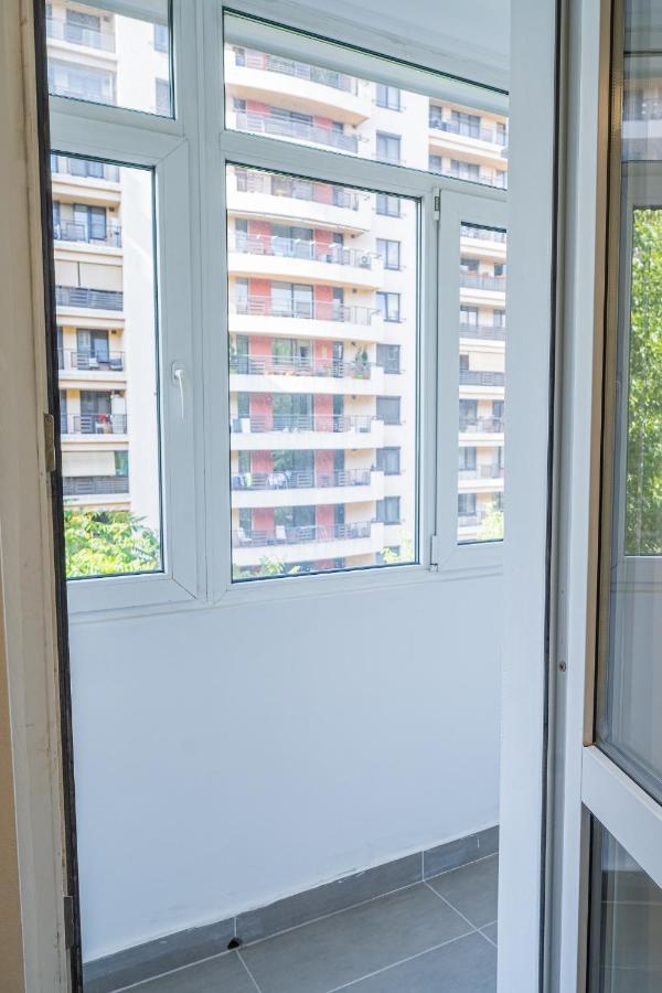 Spacious Newly Renovated 2Br Apartments With Balcony Bucarest Esterno foto