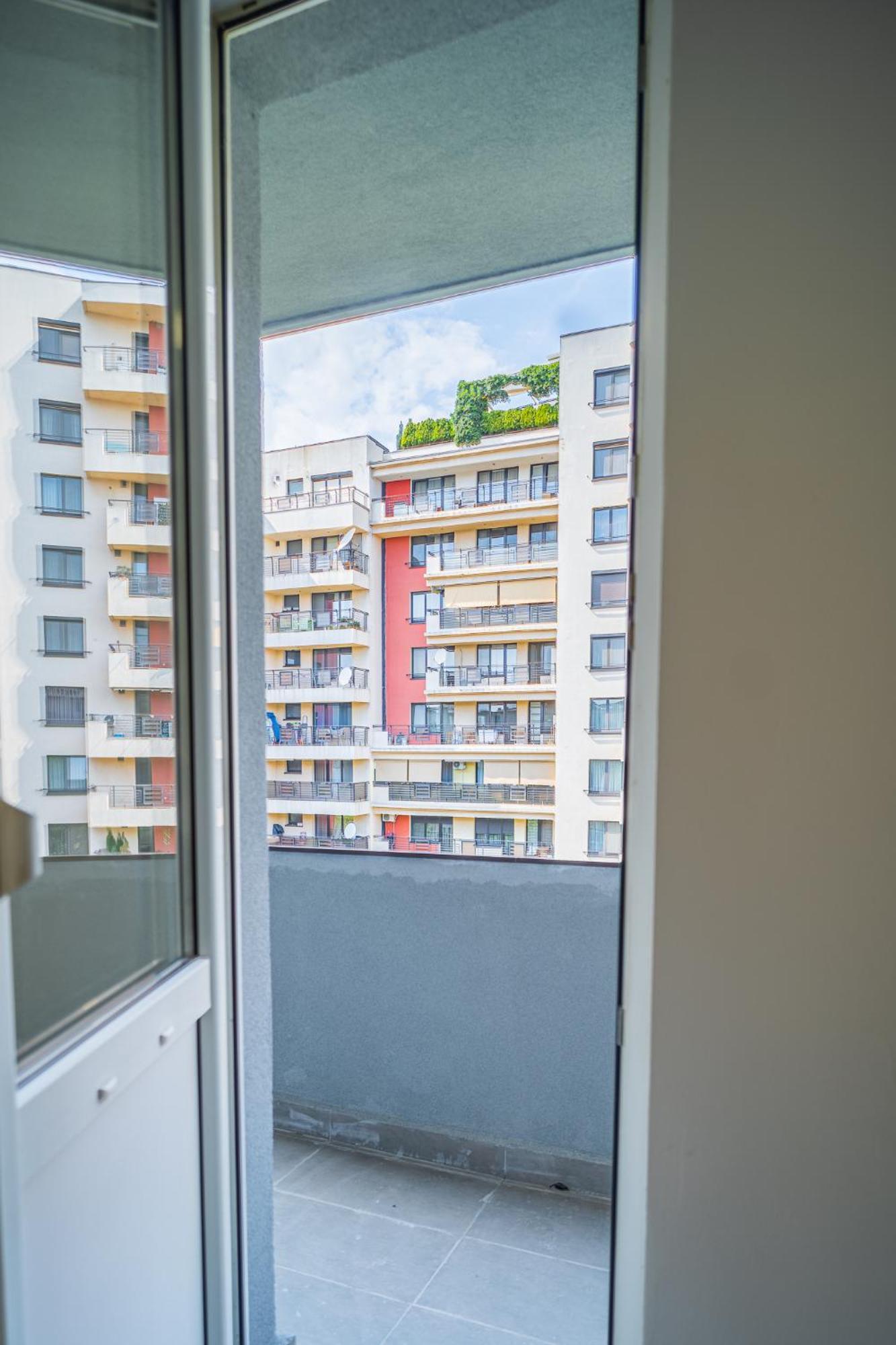 Spacious Newly Renovated 2Br Apartments With Balcony Bucarest Esterno foto